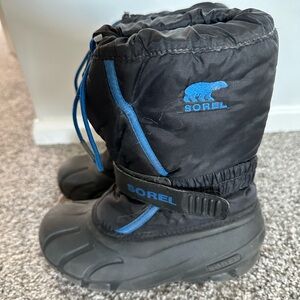 Boys size 2 Sorel winter snow boots